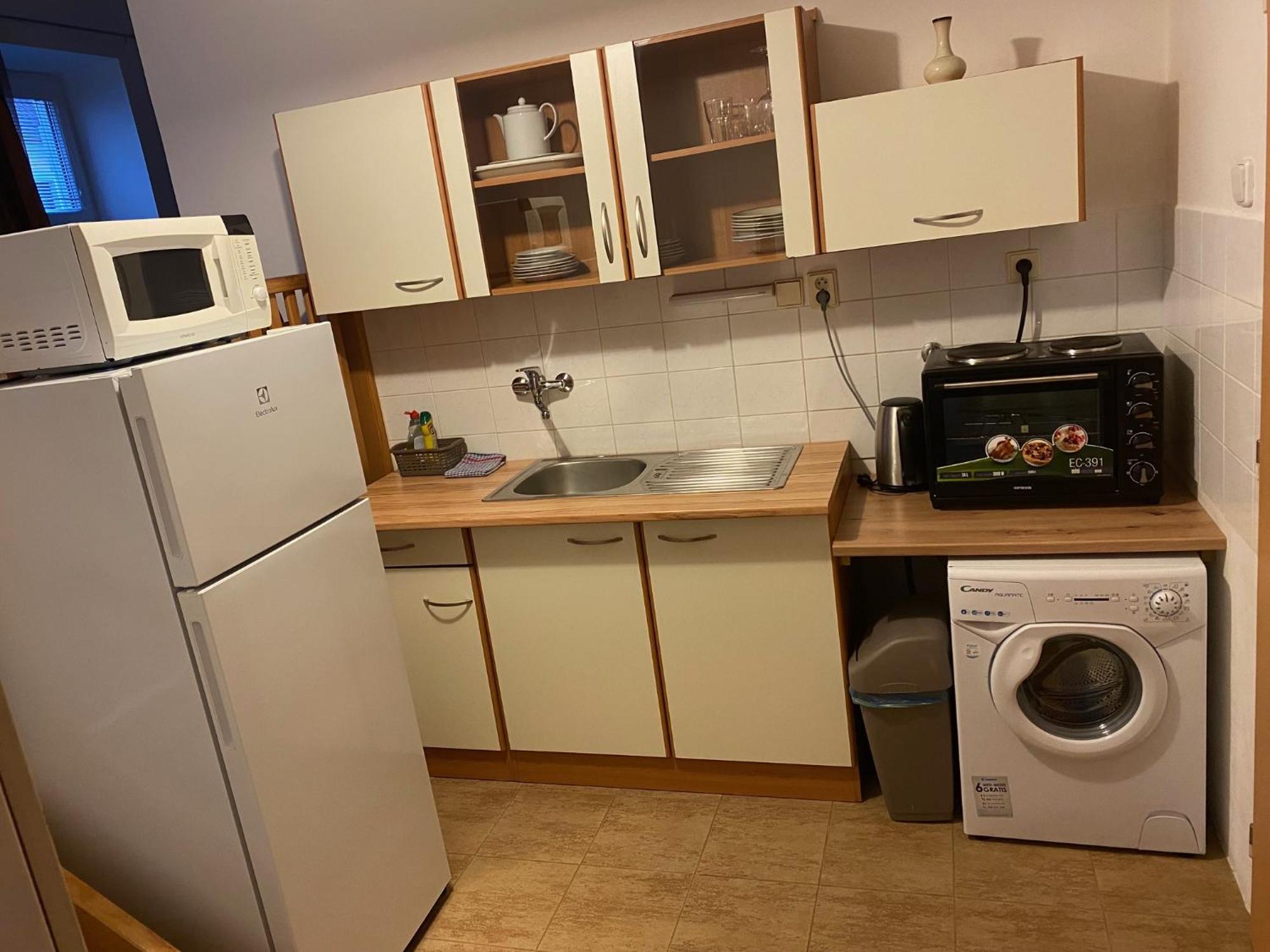 Apartmany - Penzion Smetanka チェスケー・ブジェヨヴィツェ エクステリア 写真