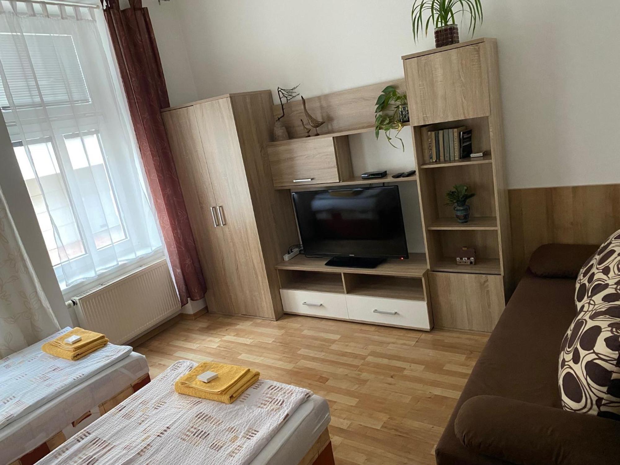 Apartmany - Penzion Smetanka チェスケー・ブジェヨヴィツェ エクステリア 写真