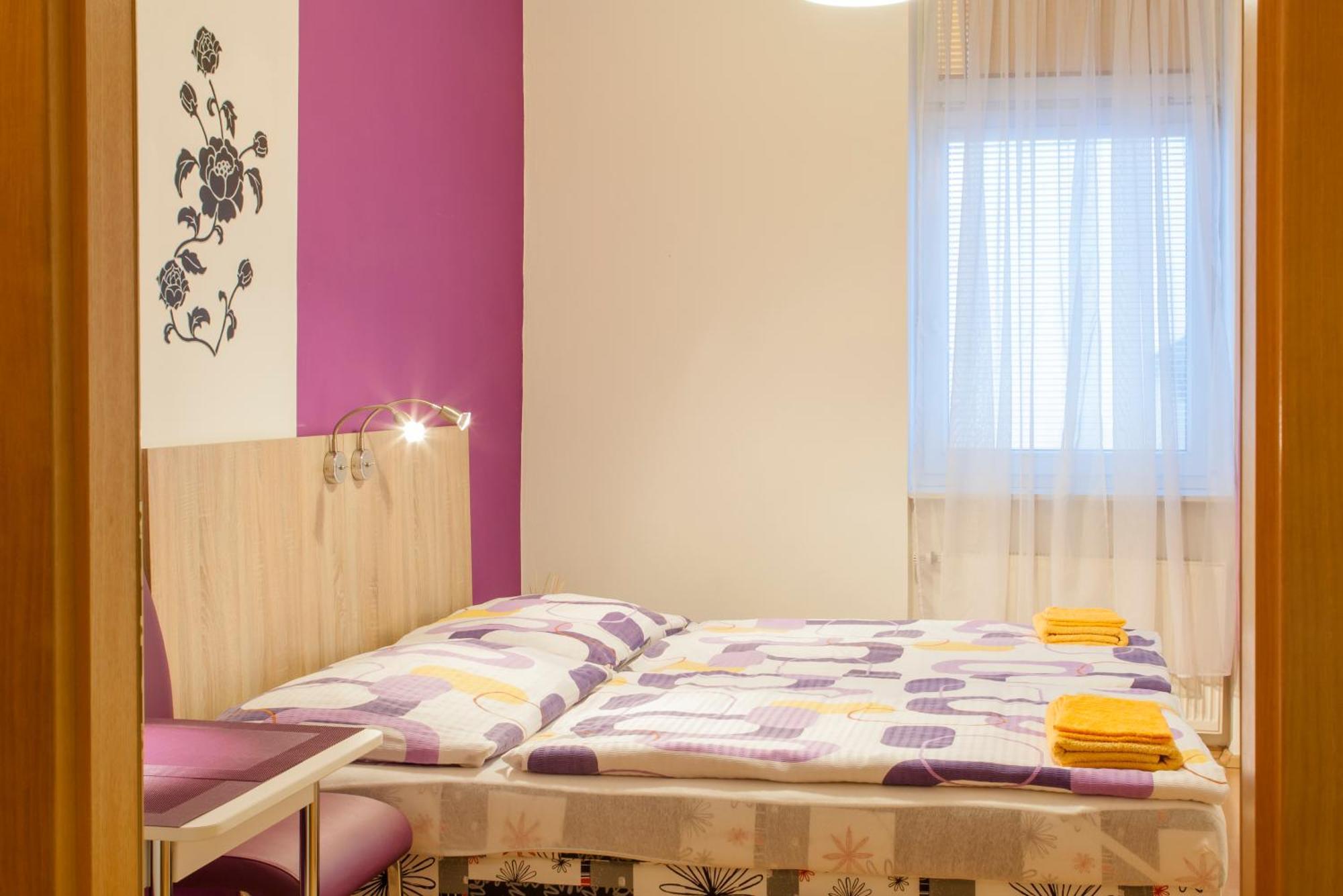 Apartmany - Penzion Smetanka チェスケー・ブジェヨヴィツェ エクステリア 写真