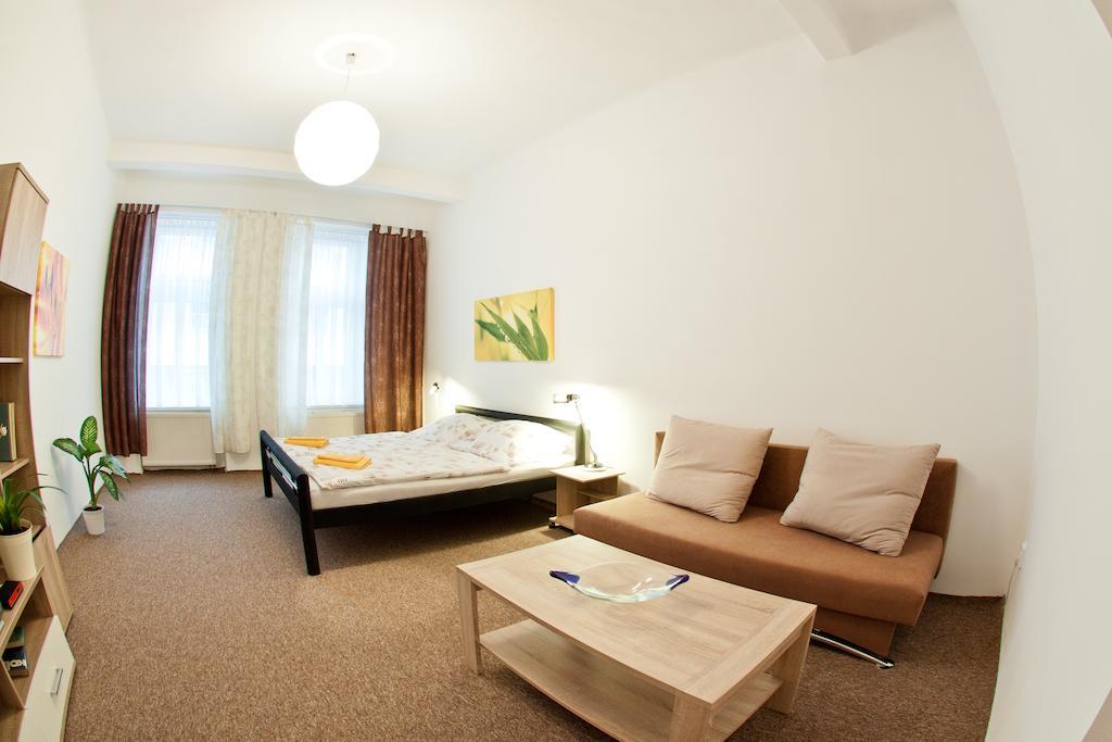 Apartmany - Penzion Smetanka チェスケー・ブジェヨヴィツェ エクステリア 写真