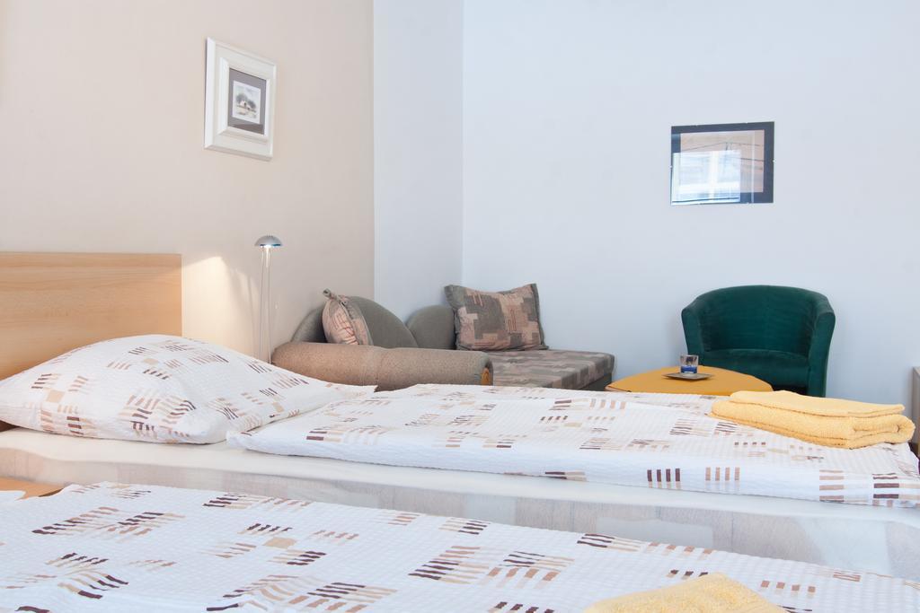 Apartmany - Penzion Smetanka チェスケー・ブジェヨヴィツェ エクステリア 写真