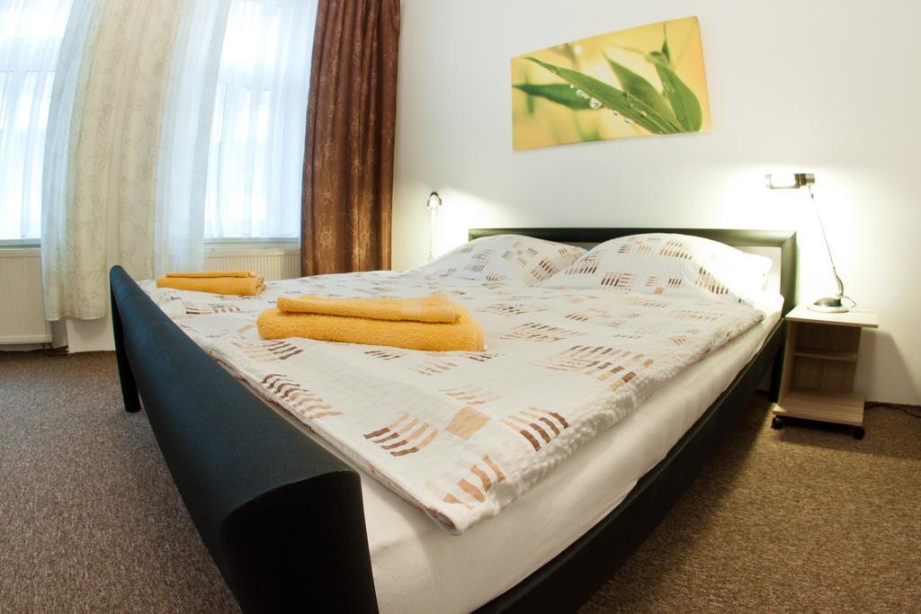 Apartmany - Penzion Smetanka チェスケー・ブジェヨヴィツェ エクステリア 写真